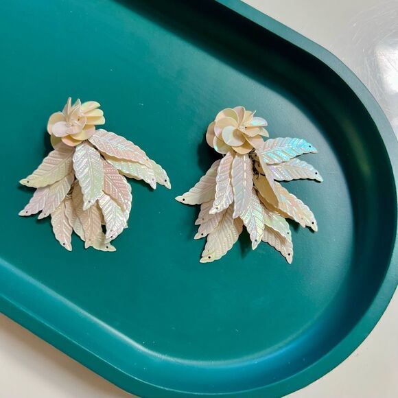 MAGICAL XL Vintage Iridescent Holographic Sequin Paillette Flower Clip Earrings - Picture 1 of 10